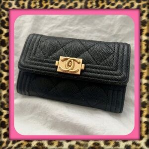 👑✅PRICE FIRM✅ Small Black Fashion Card Case with Gold Front Button Plate